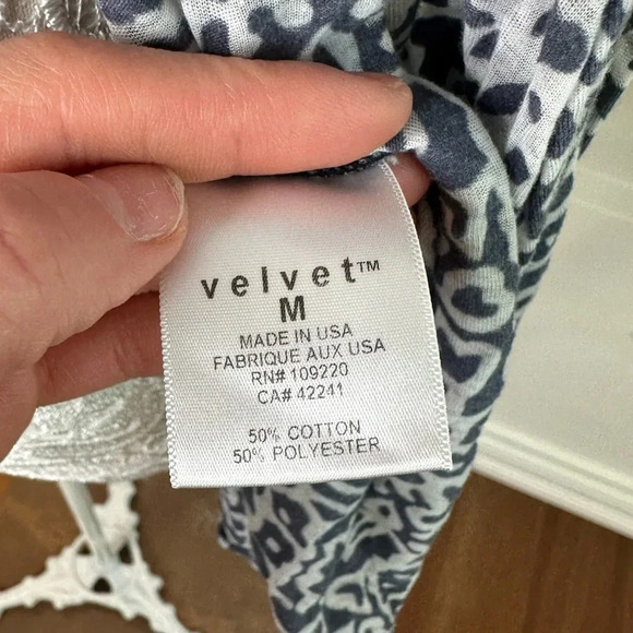 Velvet Blue and White Floral Wrap Sz. M - Picture 3 of 4